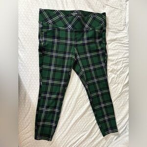 Torrid Studio Premium Ponte Slim Fix Pixie Pant - size 1S